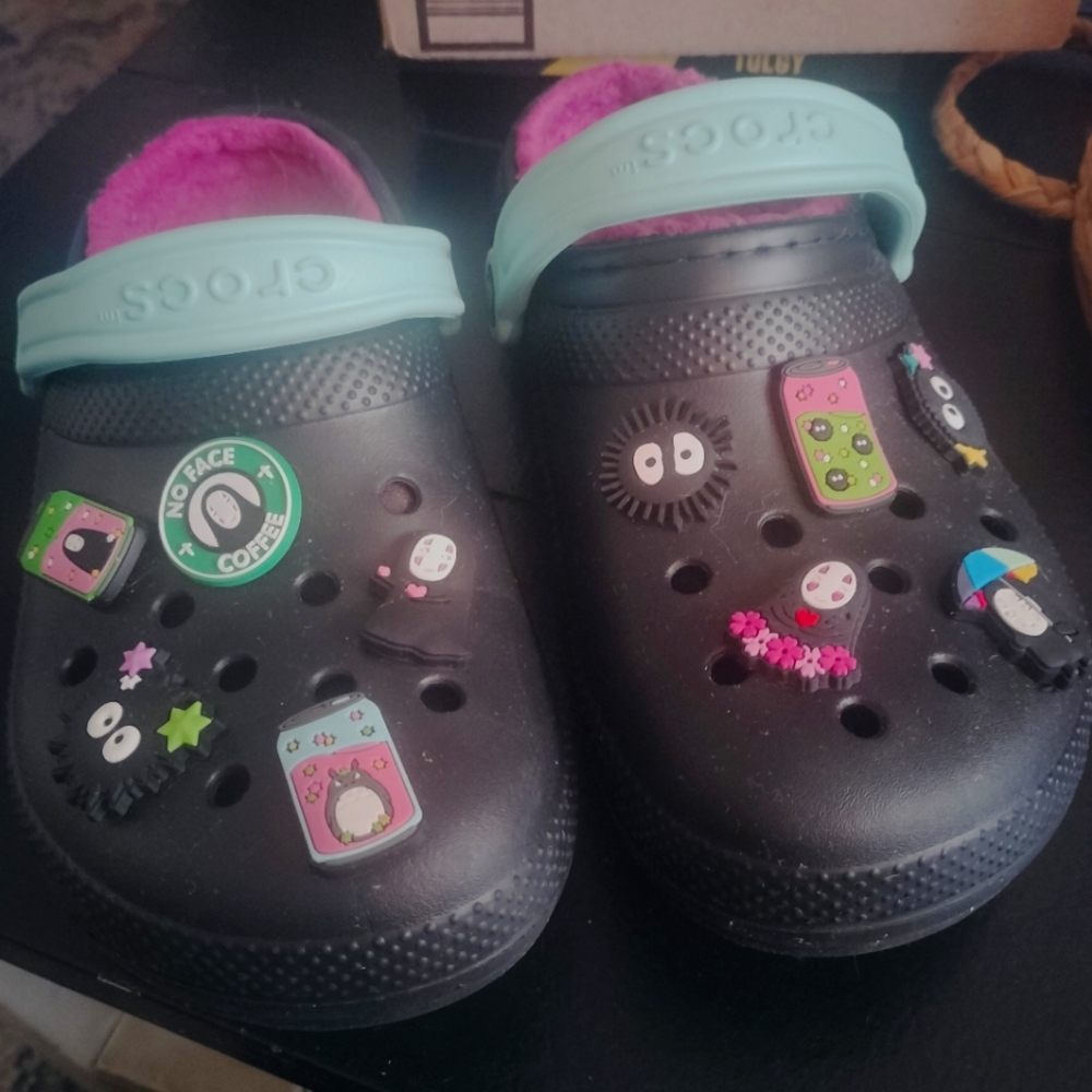 Cuuuute CROCS with Charms